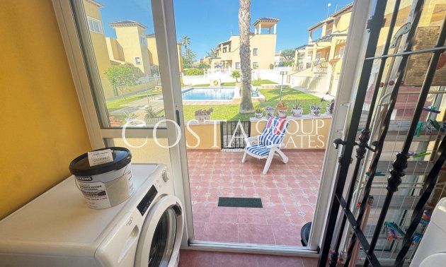 Resale - Villa -
Villamartín - Lomas del Golf