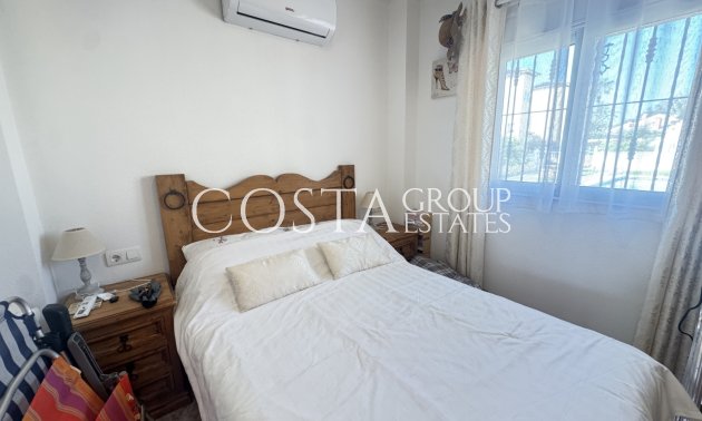 Resale - Villa -
Villamartín - Lomas del Golf