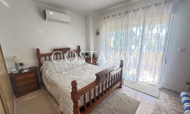 Resale - Villa -
Villamartín - Lomas del Golf