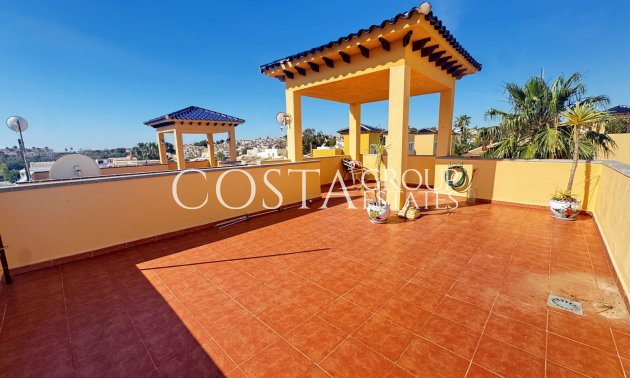 Resale - Villa -
Villamartín - Lomas del Golf