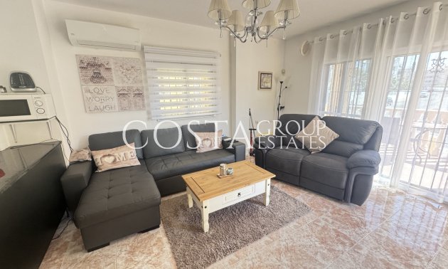 Resale - Villa -
Villamartín - Lomas del Golf