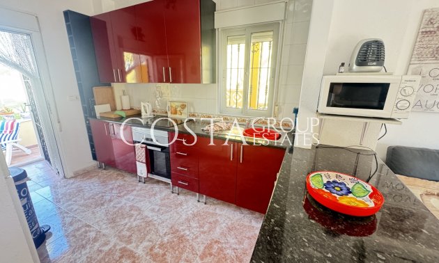 Resale - Villa -
Villamartín - Lomas del Golf