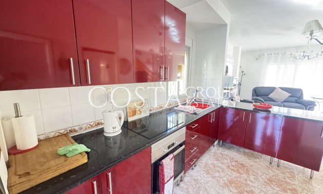 Resale - Villa -
Villamartín - Lomas del Golf