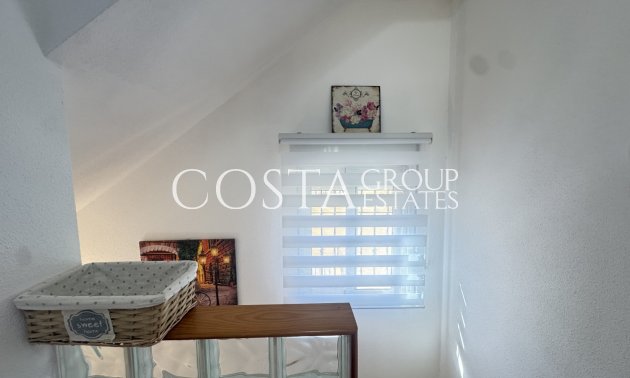 Resale - Villa -
Villamartín - Lomas del Golf