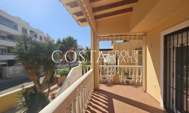 Resale - Villa -
Villamartín - Lomas del Golf