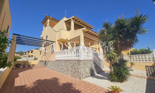 Resale - Villa -
Villamartín - Lomas del Golf