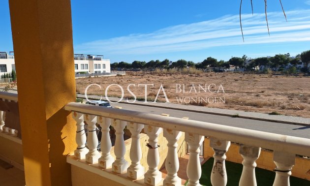 Odsprzedaż - Apartament -
Orihuela Costa - Villamartín