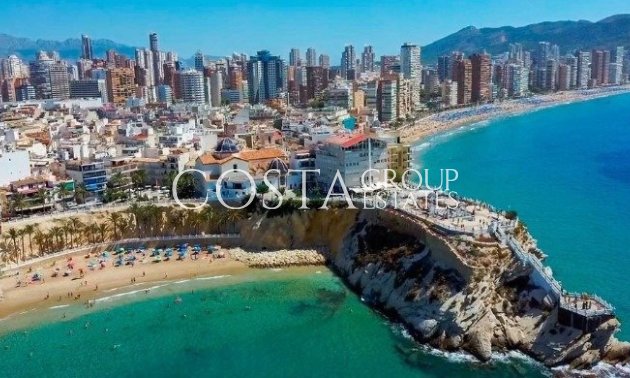 Nowy budynek - Willa -
Finestrat