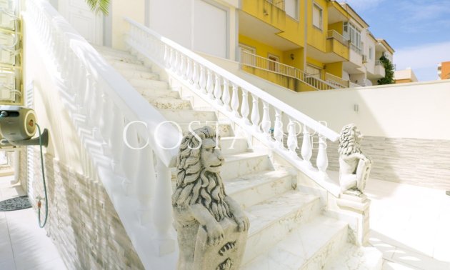 Wiederverkauf - House -
Orihuela - Punta Prima