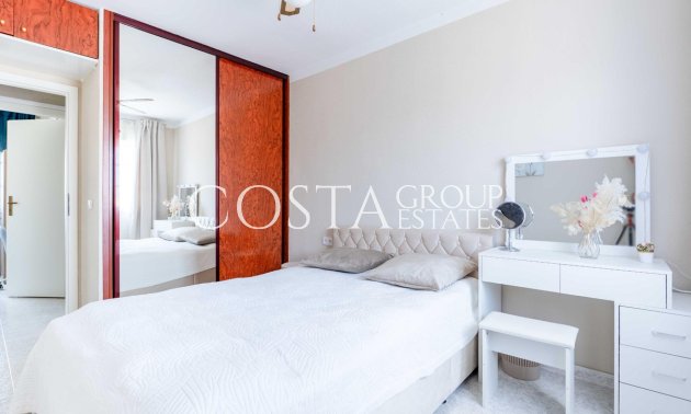 Herverkoop - Villa -
Orihuela - Punta Prima