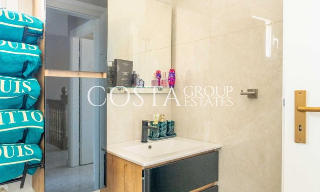 Herverkoop - Villa -
Orihuela - Punta Prima