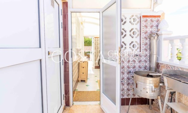 Herverkoop - Villa -
Orihuela - Punta Prima