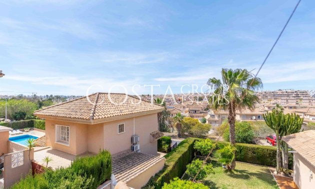 Herverkoop - Villa -
Orihuela - Punta Prima