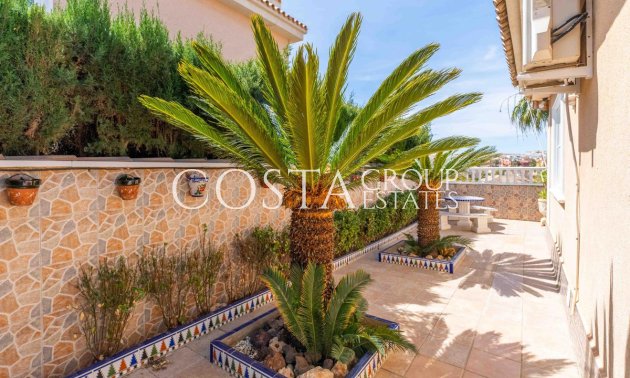 Herverkoop - Villa -
Orihuela - Punta Prima