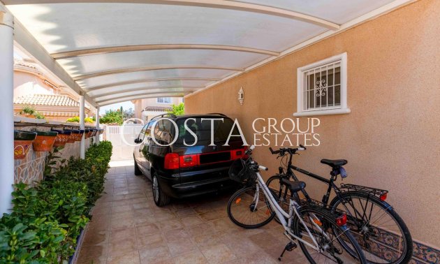 Herverkoop - Villa -
Orihuela - Punta Prima