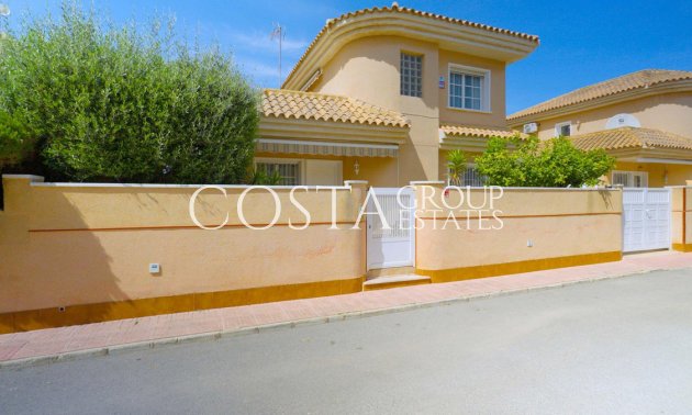 Herverkoop - Villa -
Orihuela - Punta Prima