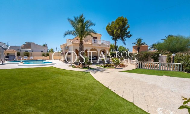 Herverkoop - Villa -
Torrevieja - El Chaparral
