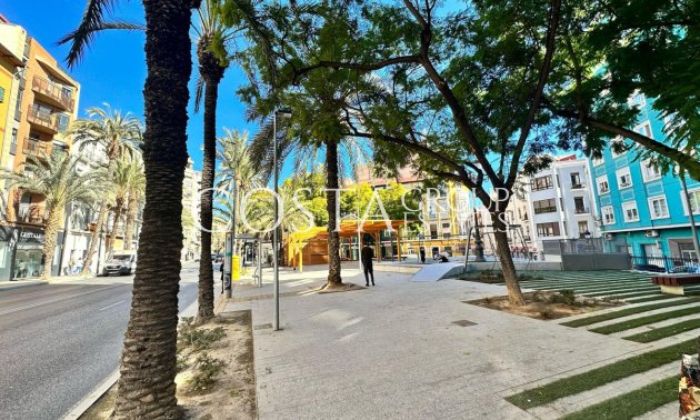 Resale - Apartments -
Alicante - Alicante Centro