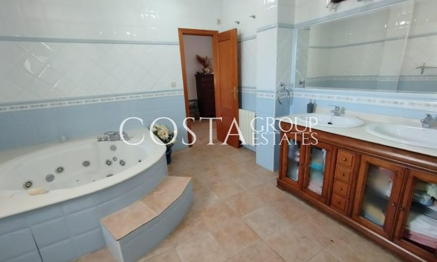 Resale - House -
Torrevieja - Torrevieja Centro