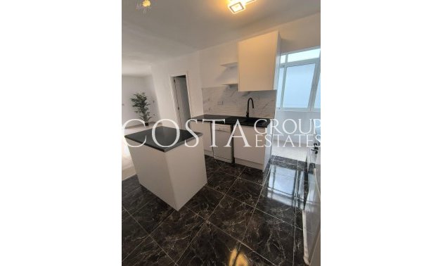 Resale - Apartments -
Torrevieja - Torrevieja Centro