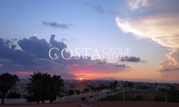 Resale - Apartments -
Torrevieja - Torrevieja Centro