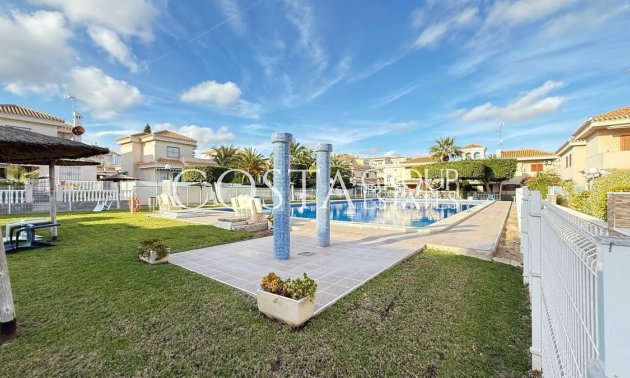 Resale - House -
Orihuela - Orihuela Costa