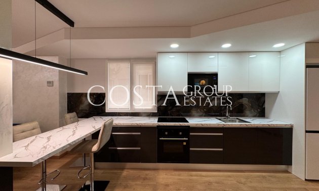 Resale - Apartments -
Torrevieja - Torrevieja Centro