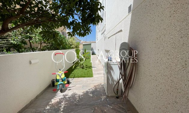 Resale - House -
Orihuela - Orihuela Costa