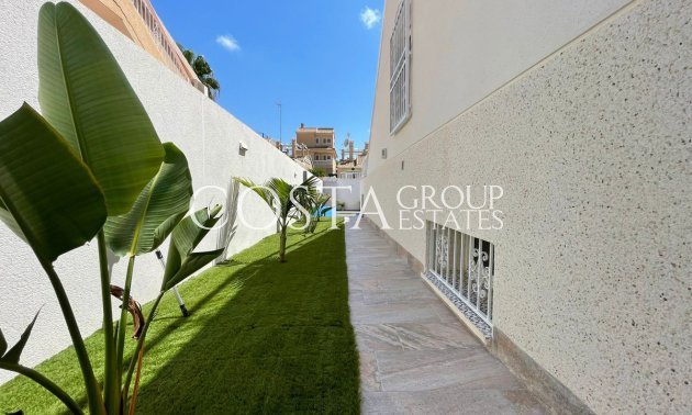 Resale - House -
Orihuela - Orihuela Costa