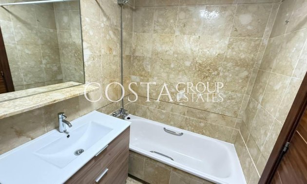 Resale - Apartments -
Torrevieja - Torrevieja Centro