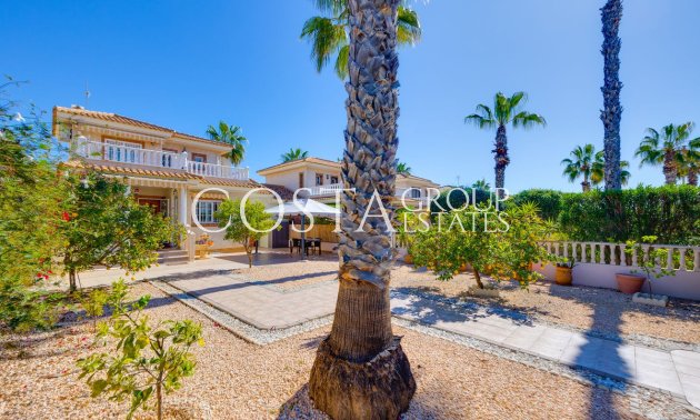 Wiederverkauf - Villa -
Orihuela - Orihuela Costa