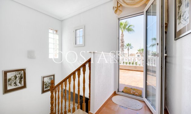 Wiederverkauf - Villa -
Orihuela - Orihuela Costa
