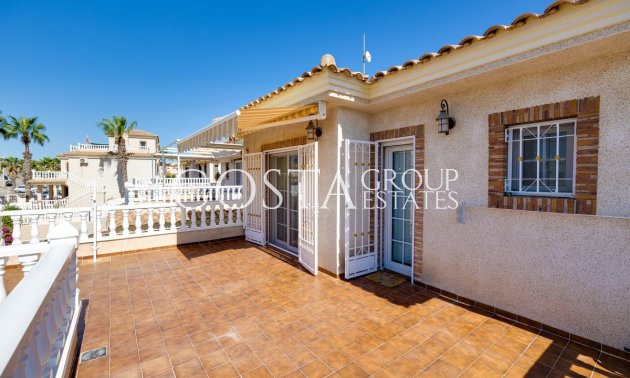 Wiederverkauf - Villa -
Orihuela - Orihuela Costa