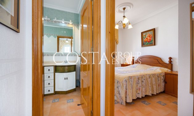 Wiederverkauf - Villa -
Orihuela - Orihuela Costa