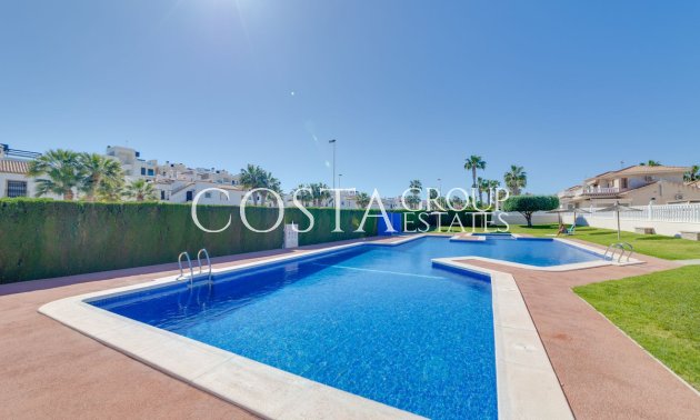 Wiederverkauf - Villa -
Orihuela - Orihuela Costa