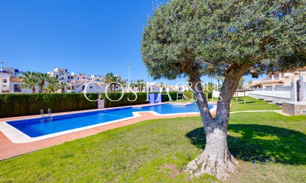 Wiederverkauf - Villa -
Orihuela - Orihuela Costa