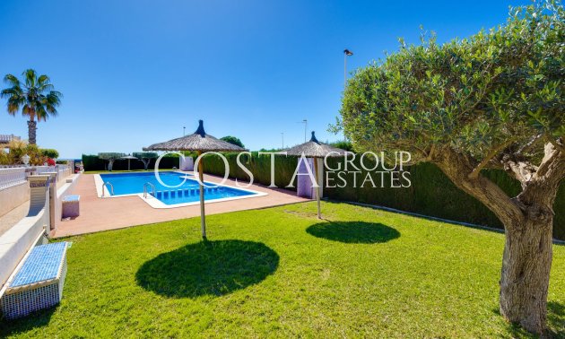 Wiederverkauf - Villa -
Orihuela - Orihuela Costa