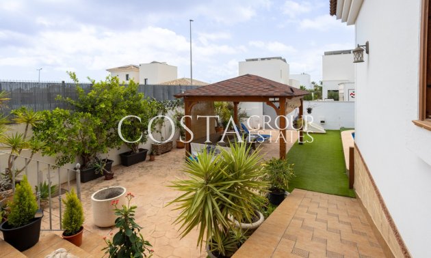 Herverkoop - Villa -
Los Montesinos - Los Montesinos Centro