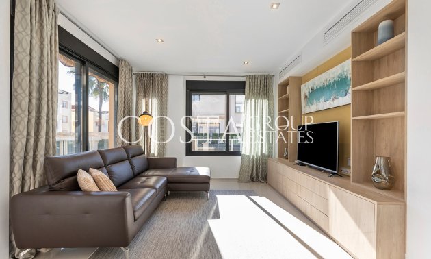 Resale - Villa -
Orihuela - La Zenia