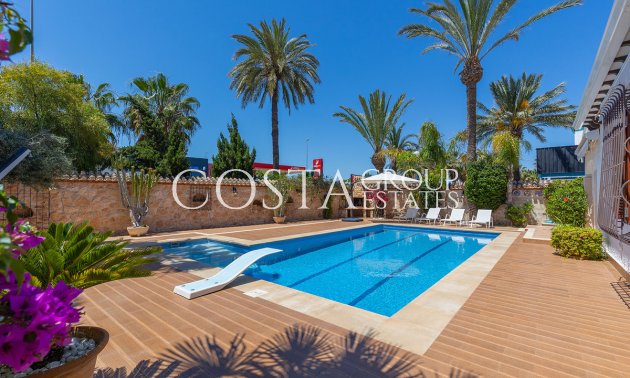Resale - Villa -
Orihuela - Punta Prima