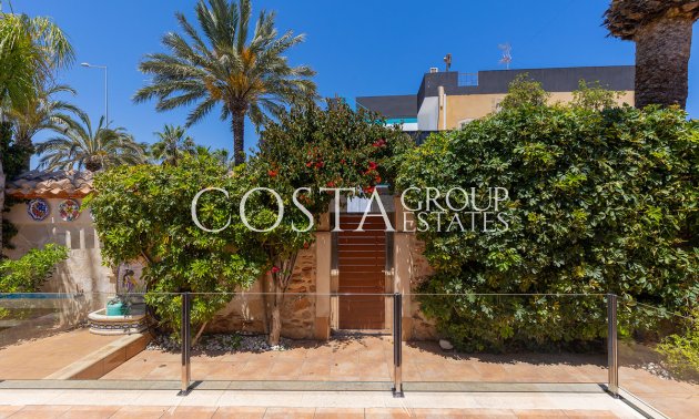 Resale - Villa -
Orihuela - Punta Prima