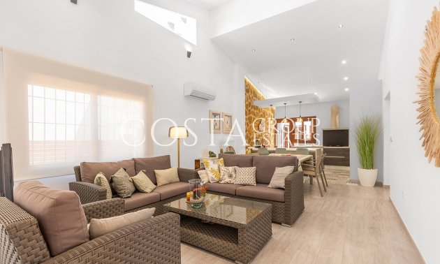 Resale - Villa -
Orihuela - Punta Prima
