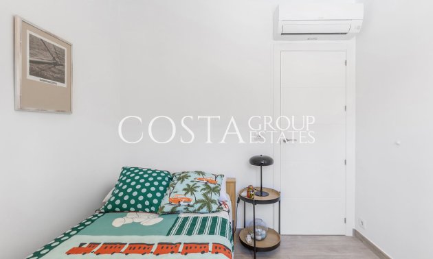 Resale - Villa -
Orihuela - Punta Prima