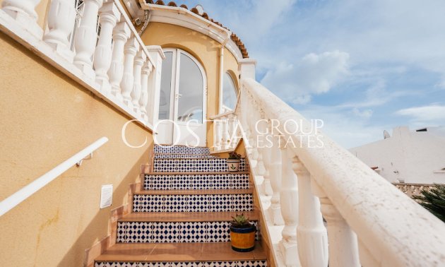 Resale - Villa -
Orihuela - Villamartin