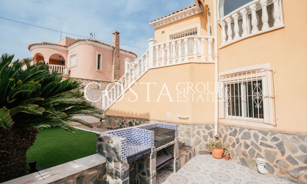 Resale - Villa -
Orihuela - Villamartin