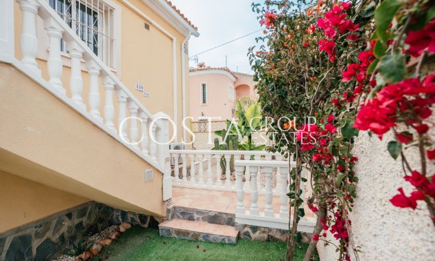 Resale - Villa -
Orihuela - Villamartin