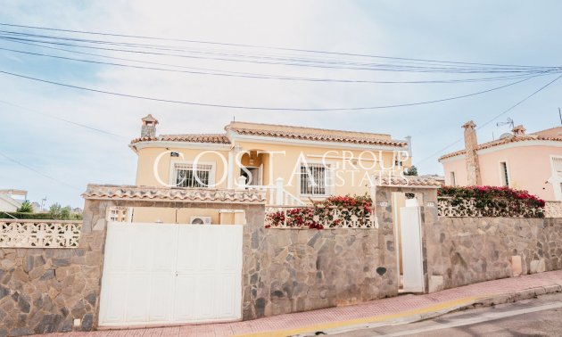 Resale - Villa -
Orihuela - Villamartin