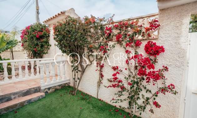 Resale - Villa -
Orihuela - Villamartin