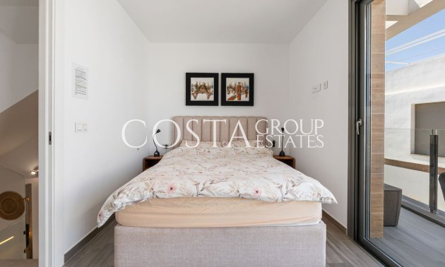 Resale - Villa -
Orihuela - Villamartin