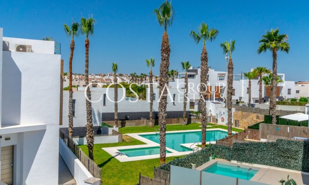 Resale - Villa -
Orihuela - Villamartin